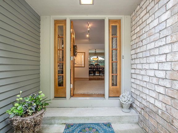 4th image of 17566 Beech Hill Dr