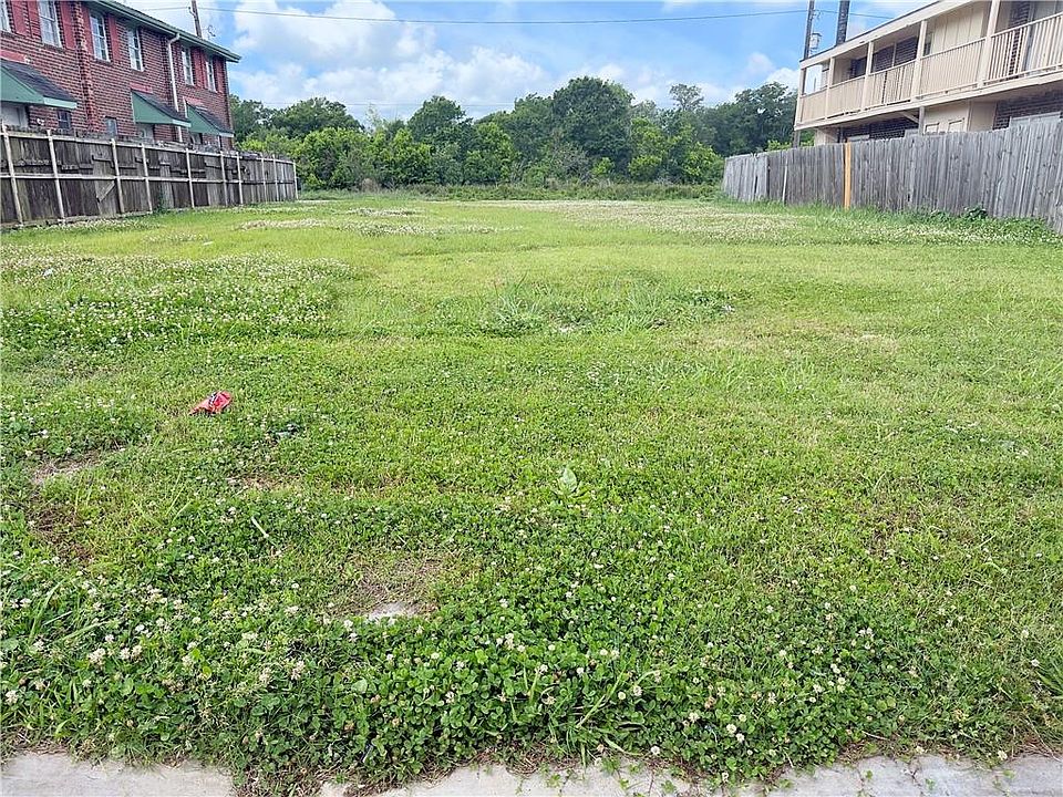 1st image of 4144 Lac Bienville Dr.