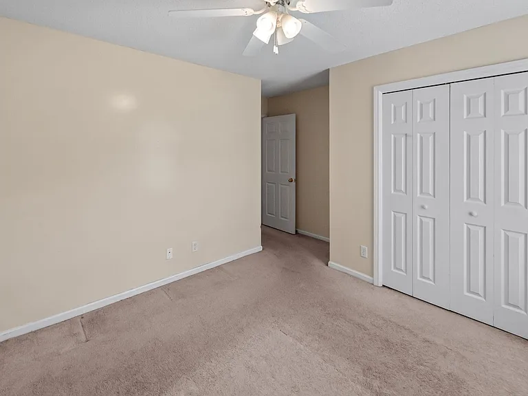 119 Pampas Dr — Photo 40