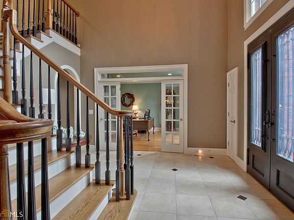 4th image of 807 Mickleton Ln