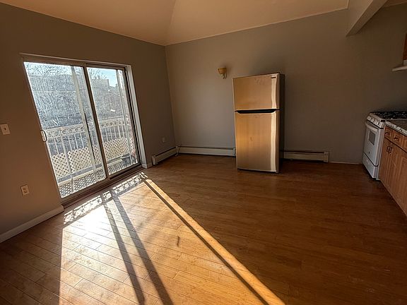 3rd image of 170-29 93rd Ave #3