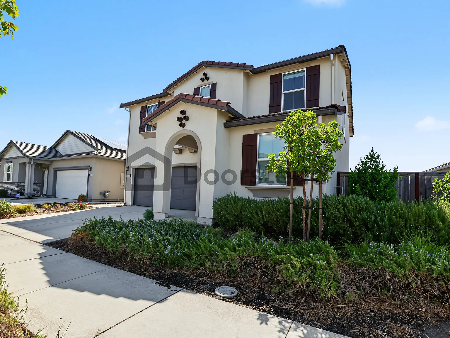 5 bed, 3.0 bath, 2181 sqft, $3,120 — Photo 2