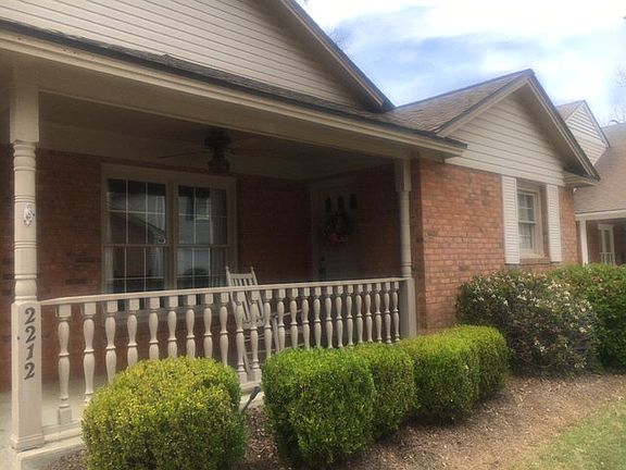 3rd image of 2212 Fairfield Pl