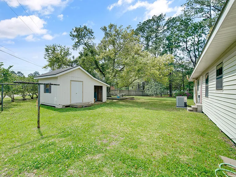 216 E Milton Ave — Photo 14