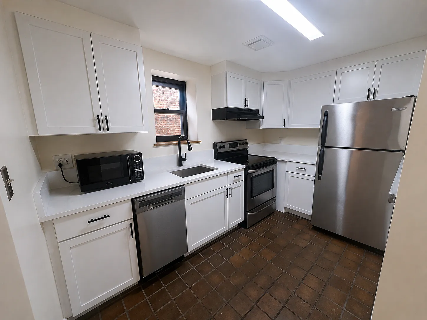 1 bed, 630 sqft, $3,050 — Photo 2