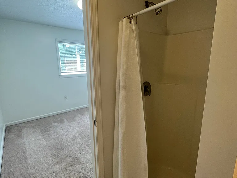 Cascades Pointe — Photo 43
