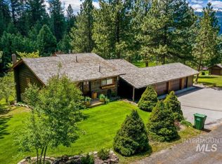 27 Ridge Dr, Cascade, ID 83611