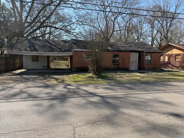 315 J C Killingsworth Dr, Hattiesburg, MS 39401