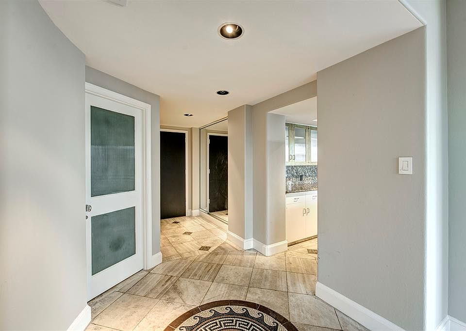 1st image of 14 Greenway Plz Unit 13Q