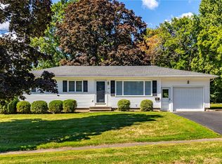 39 Rigney Ln, Rochester, NY 14612