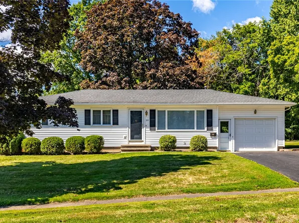 39 Rigney Ln, Rochester, NY 14612