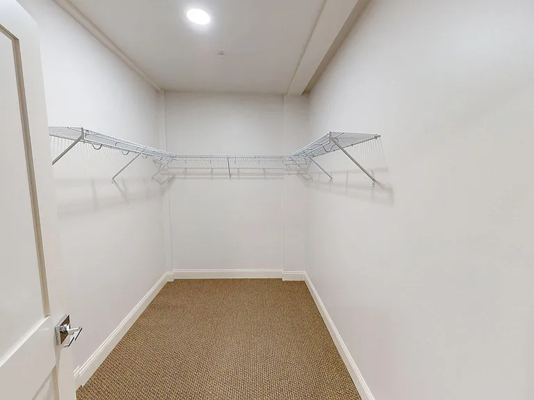Bostonian Shoe Lofts — Photo 29