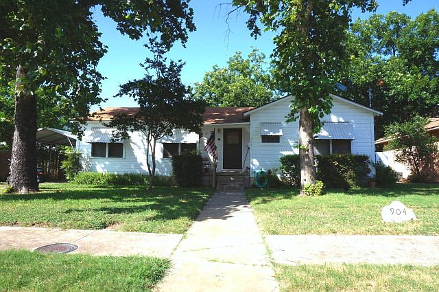 1st image of 904 Barnett St