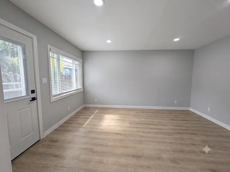 1681 Latham St #3 — Photo 4