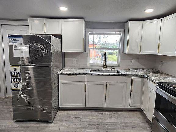 3rd image of 2434 23rd St S
