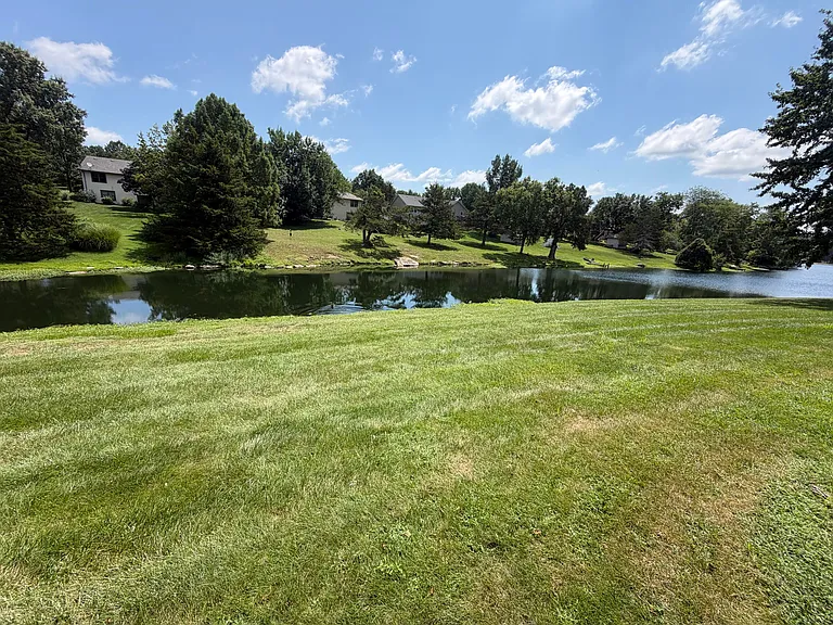2032 Waterfront Dr N #D — Photo 22