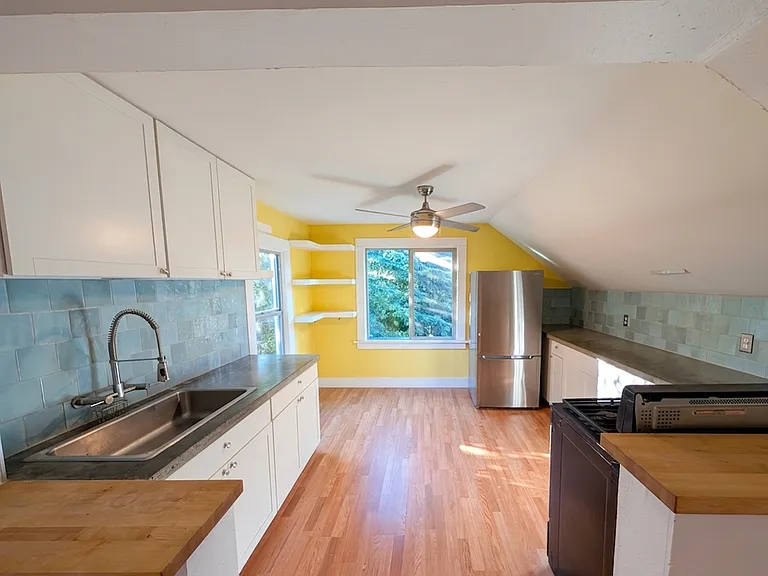 1023 NE Webster St — Photo 19