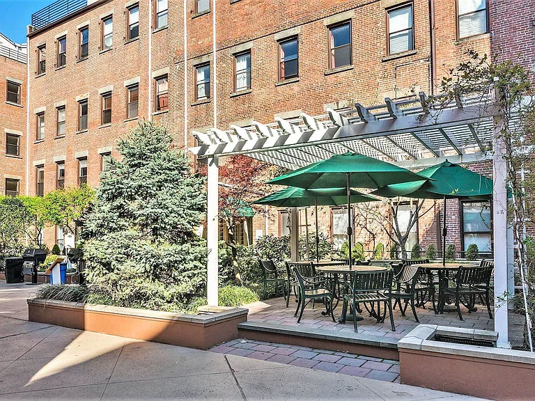 357 Varick St #123B — Photo 27