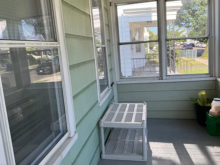 421 Blohm St — Photo 5