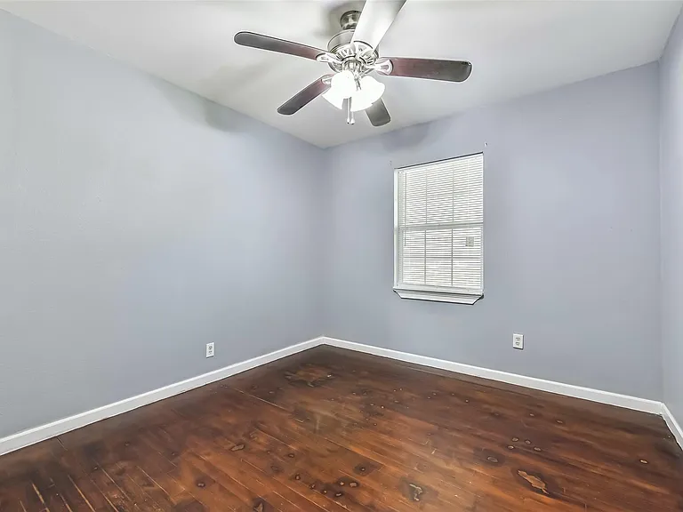 938 Vivian Ave — Photo 21