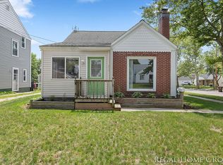 858 Dorothy St NW, Grand Rapids, MI 49504