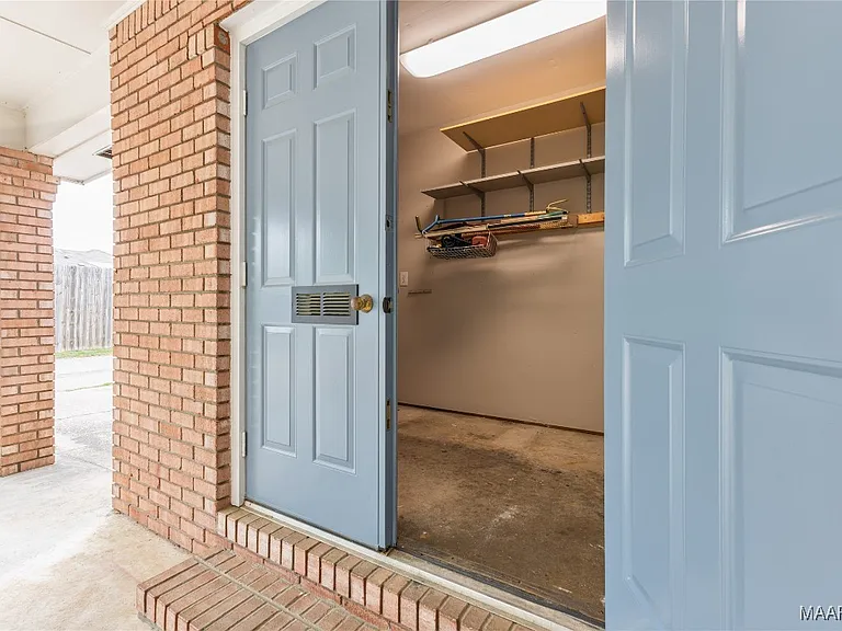 1703 Pebble Creek Dr — Photo 32