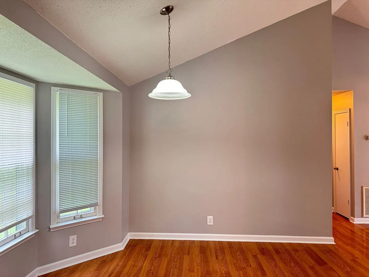 Close to Post 3/2 Bath Home! Fenced in backyard! — Photo 4