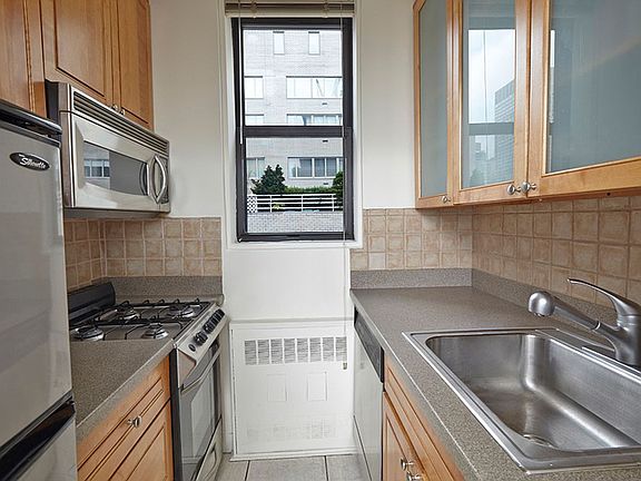 4th image of 209 E 56th St #Phu