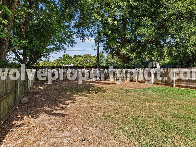 2295 Belin Dr — Photo 18