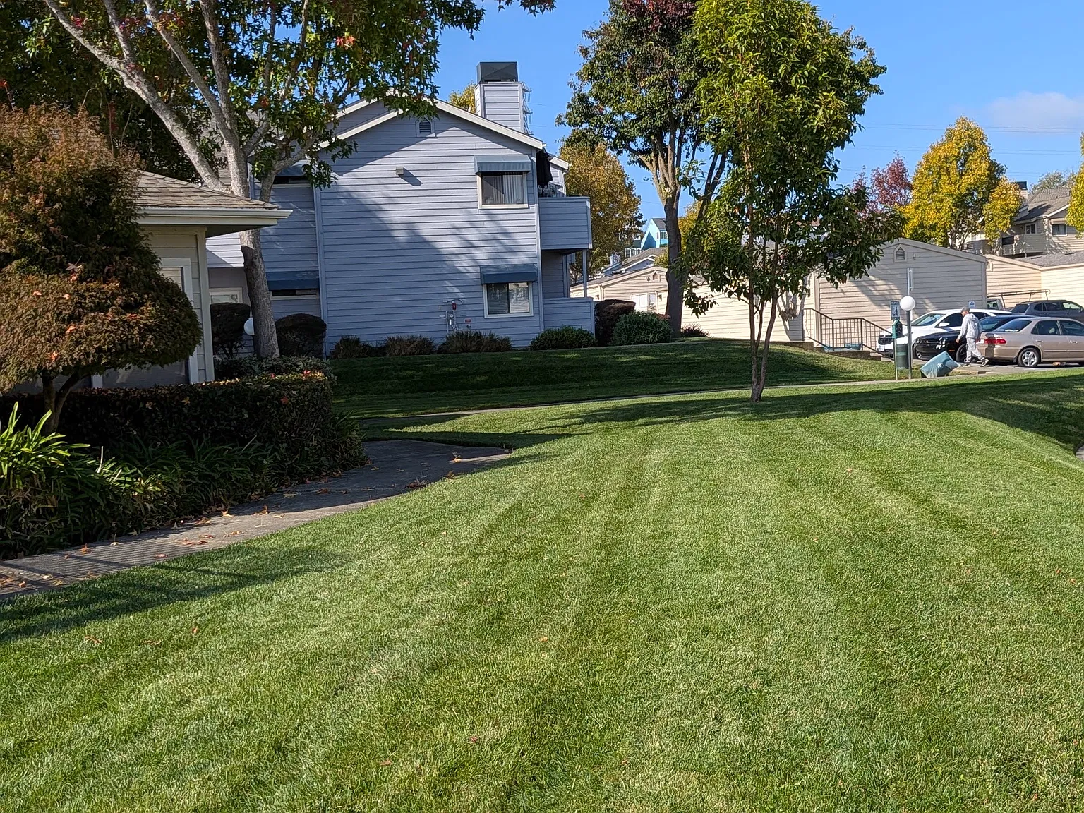 1201 Glen Cove Pkwy — Photo 2