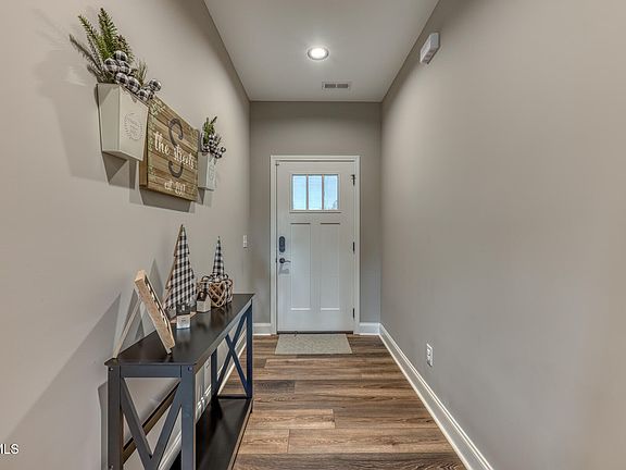 5th image of 1381 Orchard View Ln
