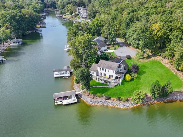 544 Woodbrook Rd, Moneta, VA 24121