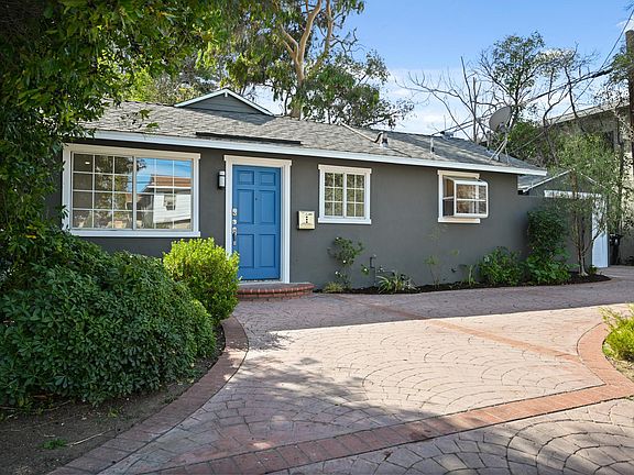 2nd image of 13548 Moorpark St