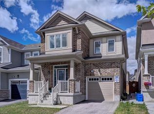 32 Pickett Pl, Cambridge, ON