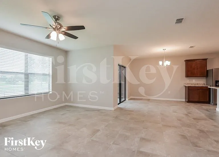 3747 Loggerhead Ln — Photo 3