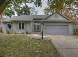 53460 Pine Brook Dr, Bristol, IN 46507