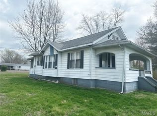 1001 S Crawford St, Tilden, IL