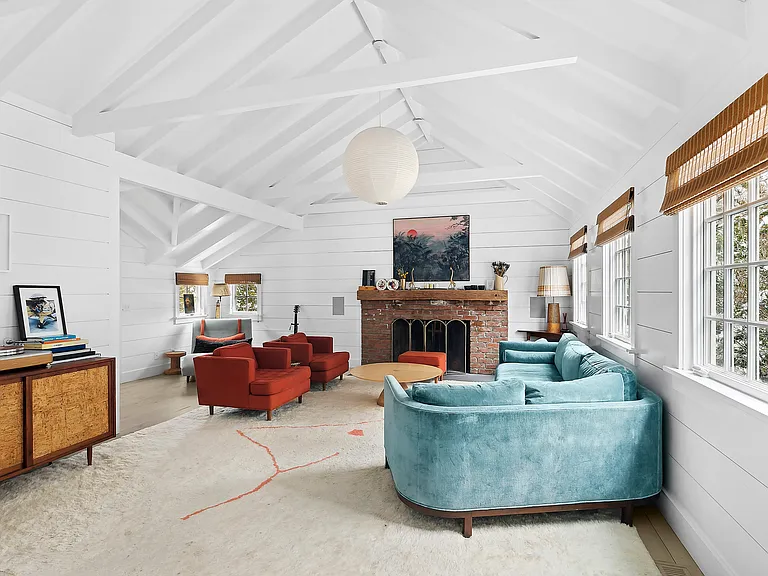 10 Hampton Ln — Photo 6