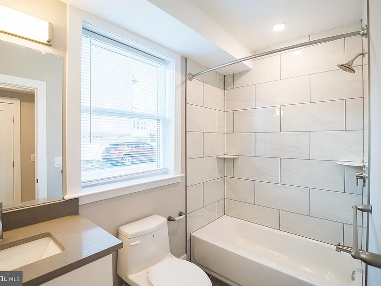 4926 Locust St #1 — Photo 9