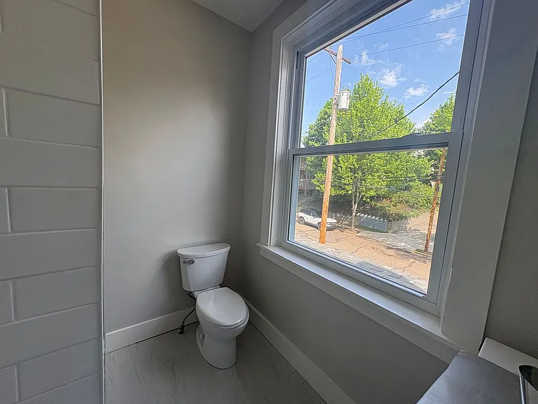129 Dunbar Ave — Photo 17