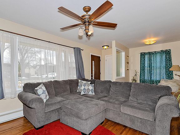 5th image of 1013 Queen Anne St