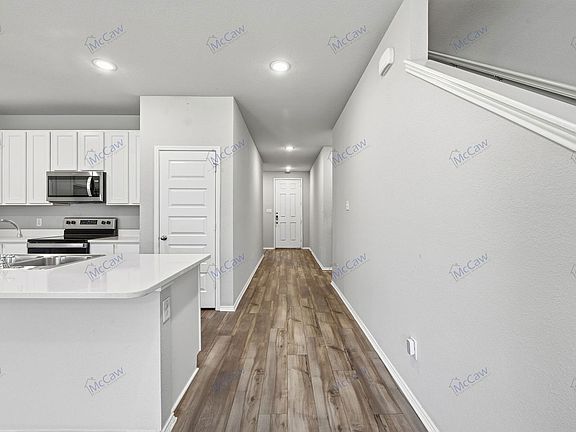 3rd image of 8005 Gangway Dr