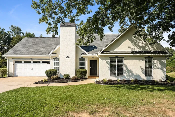 3 bed, 2.0 bath, 1221 sqft, $1,945 — Photo 1