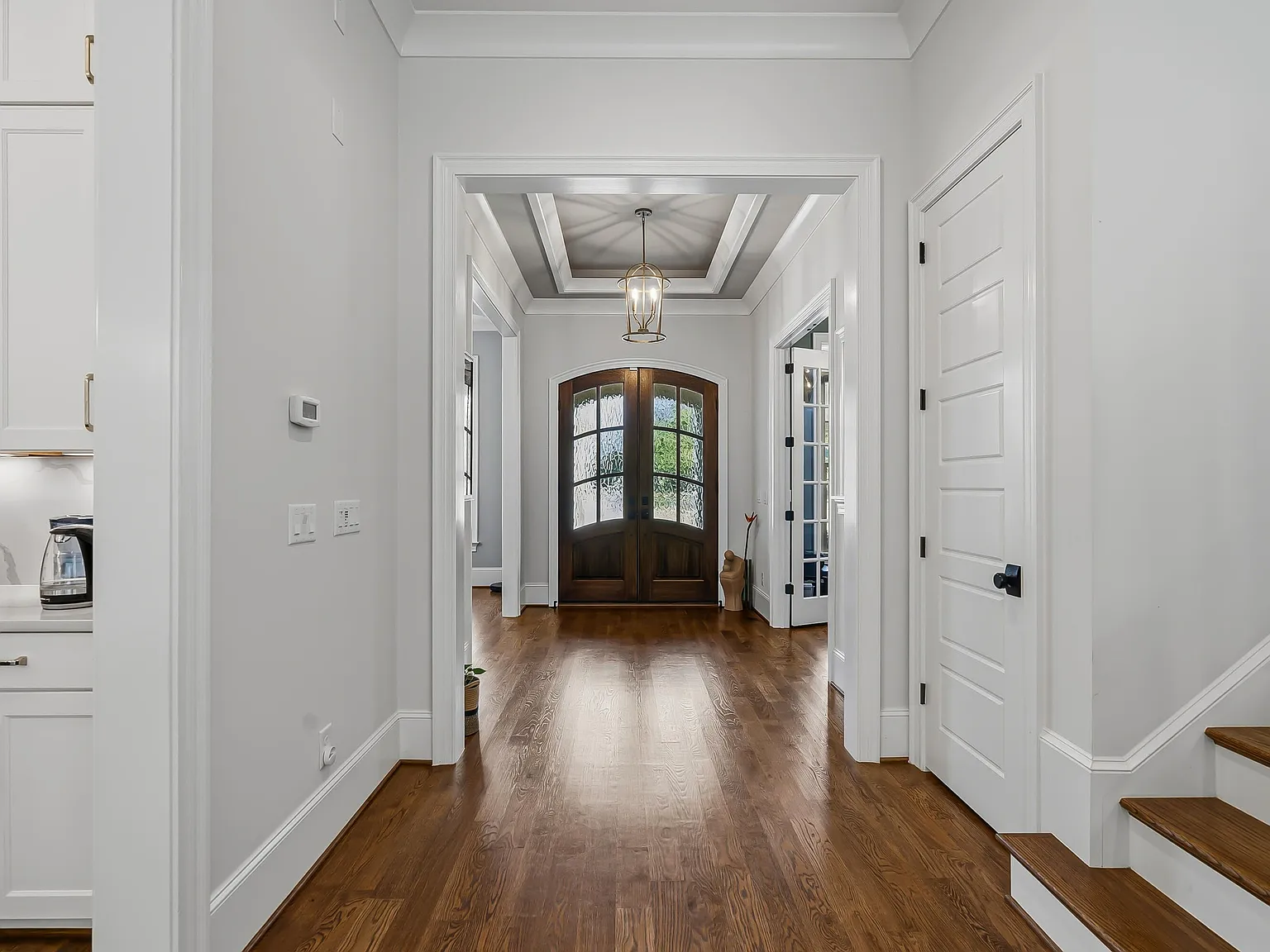 5 bed, 4.0 bath, 4225 sqft, $5,500 — Photo 3