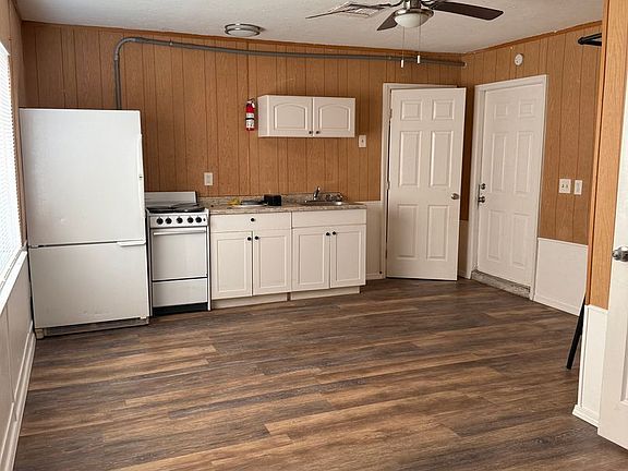 4th image of 819 29th St E Unit B