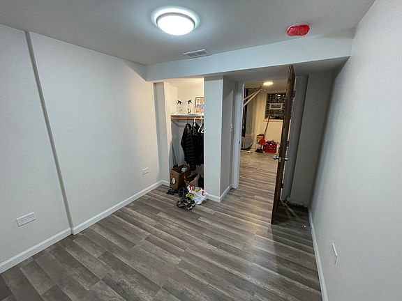 5th image of 5808 W Cornelia Ave
