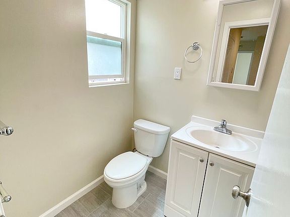 3rd image of 2415 Judah St #11368939
