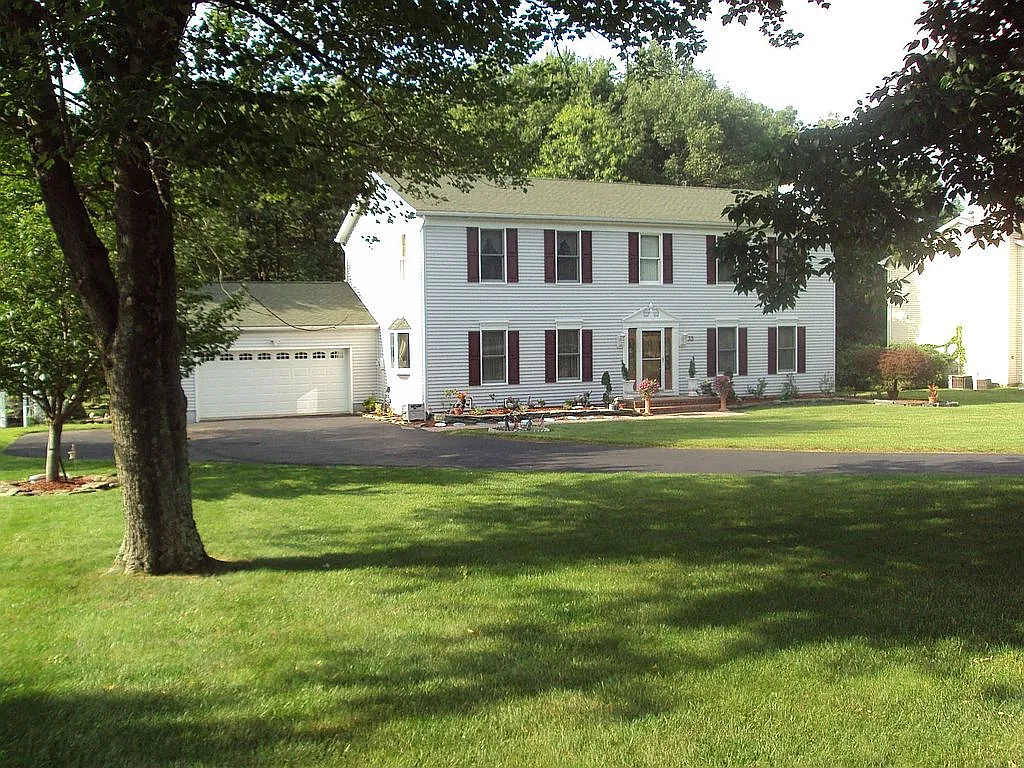 33 Calais Rd photo 1