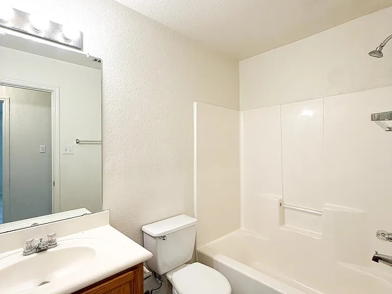 310 Cedar Ridge Dr #B — Photo 13