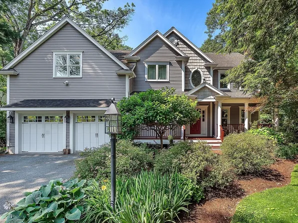 24 Summit Rd, Wellesley, MA 02482